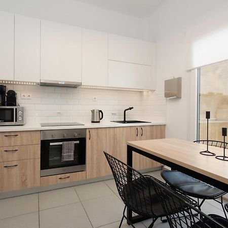 Classy Apartment In Koukaki, Walk To Metro & Acropolis Athens Luaran gambar