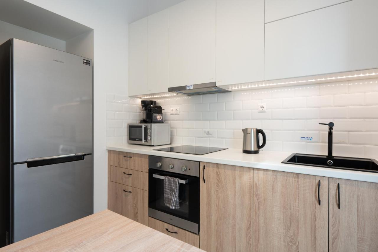 Classy Apartment In Koukaki, Walk To Metro & Acropolis Athens Luaran gambar