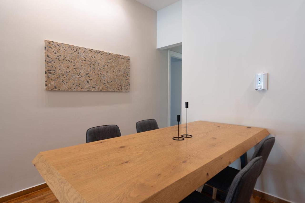 Classy Apartment In Koukaki, Walk To Metro & Acropolis Athens Luaran gambar