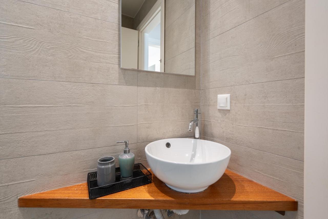 Classy Apartment In Koukaki, Walk To Metro & Acropolis Athens Luaran gambar