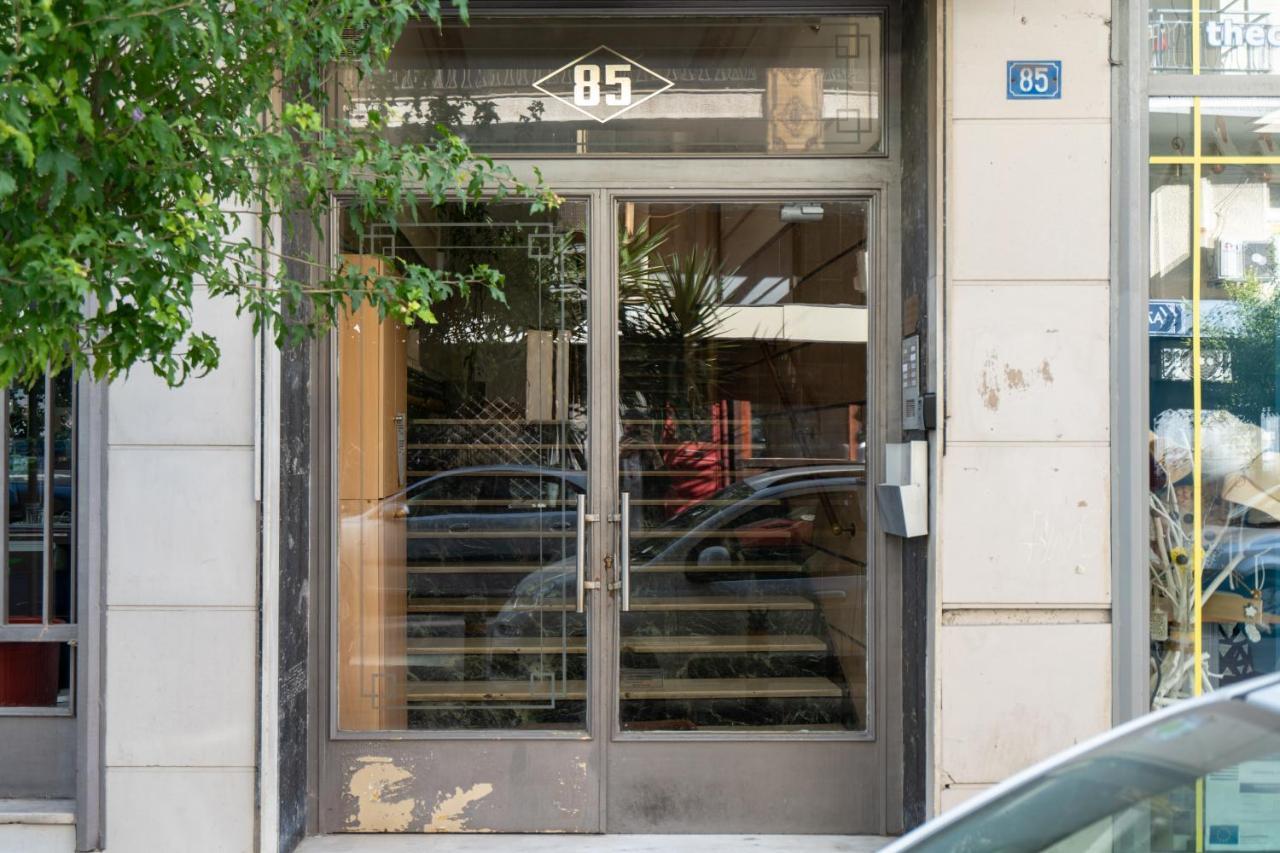 Classy Apartment In Koukaki, Walk To Metro & Acropolis Athens Luaran gambar