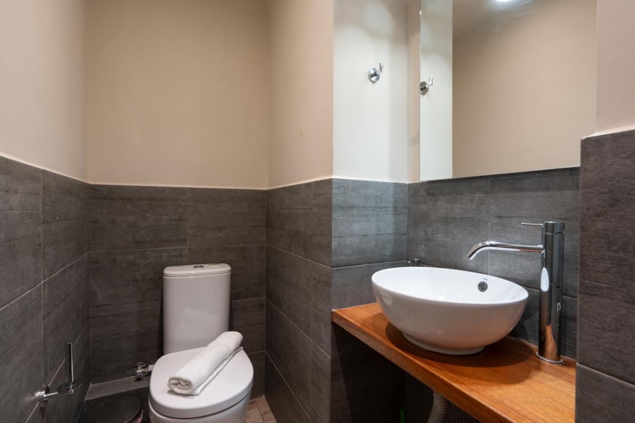 Classy Apartment In Koukaki, Walk To Metro & Acropolis Athens Luaran gambar